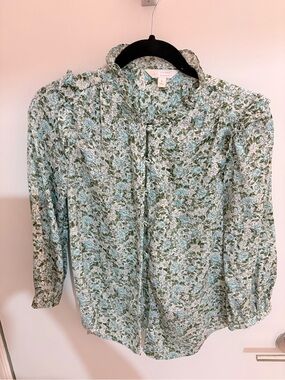 LC Lauren Conrad Green and White Floral Tie-Neck Blouse